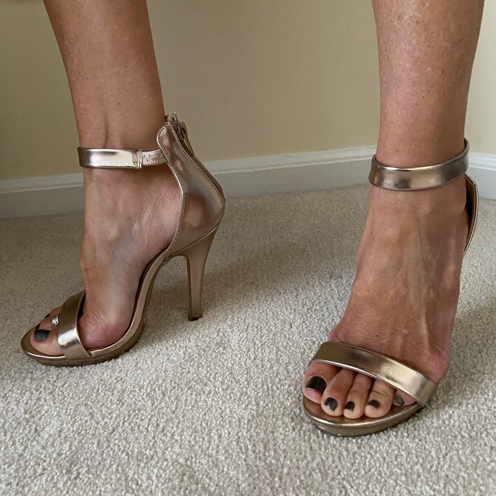 Lulus rose gold sandal